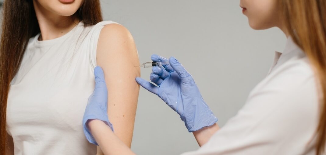 glutathione injection administered into upper arm by licensed provider at wellness clinic