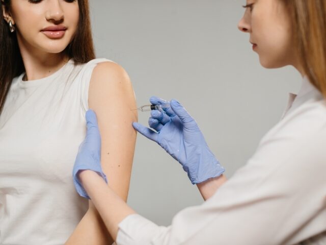 What Does Glutathione Do and Why Do People Get It by Injection?